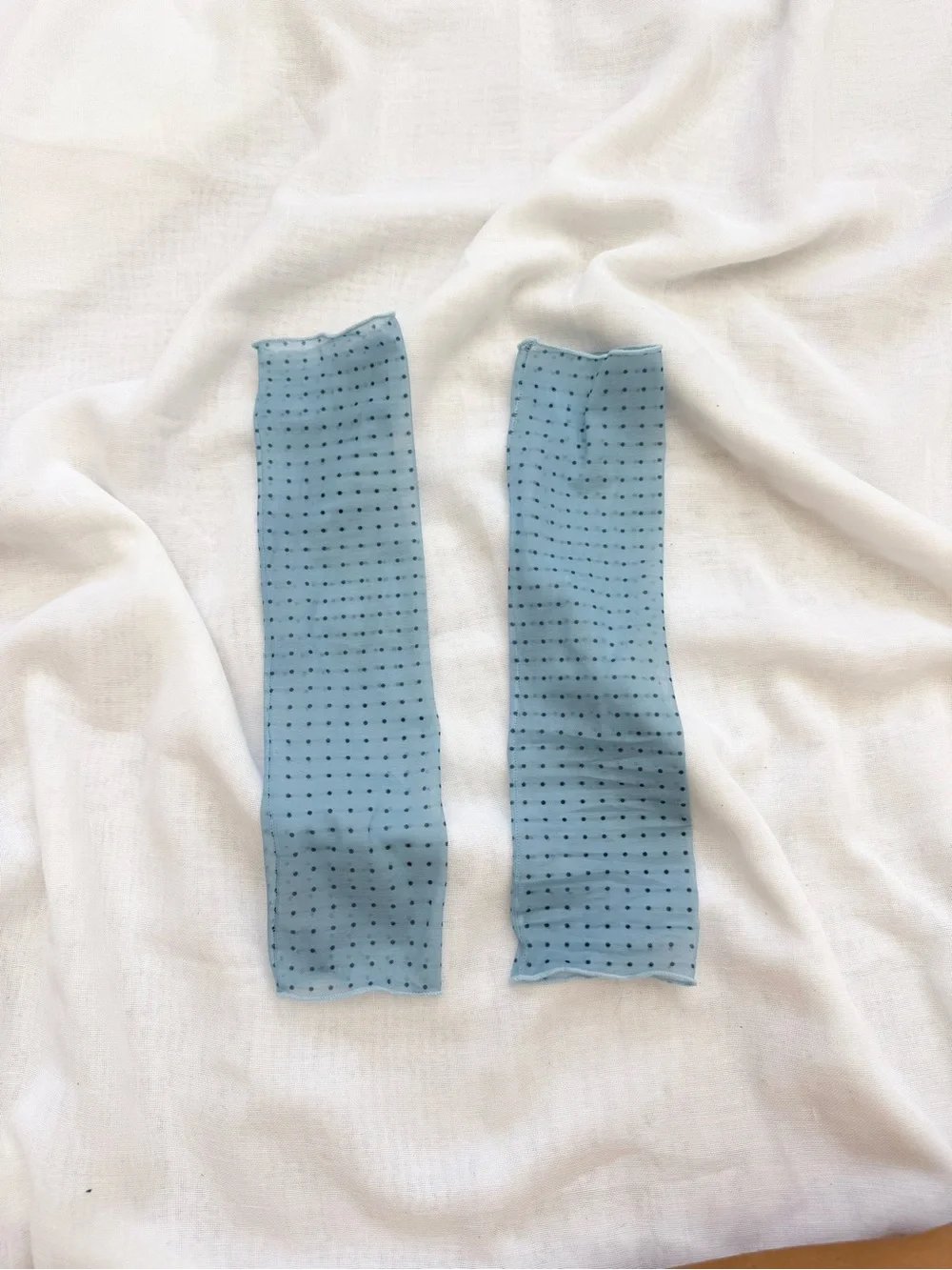 ✿ baby blue sheer polka dot toeless socks •